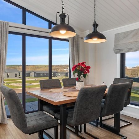Hiraeth - Luxury Lodge With Hot Tub, Close To Beach Penally Екстериор снимка